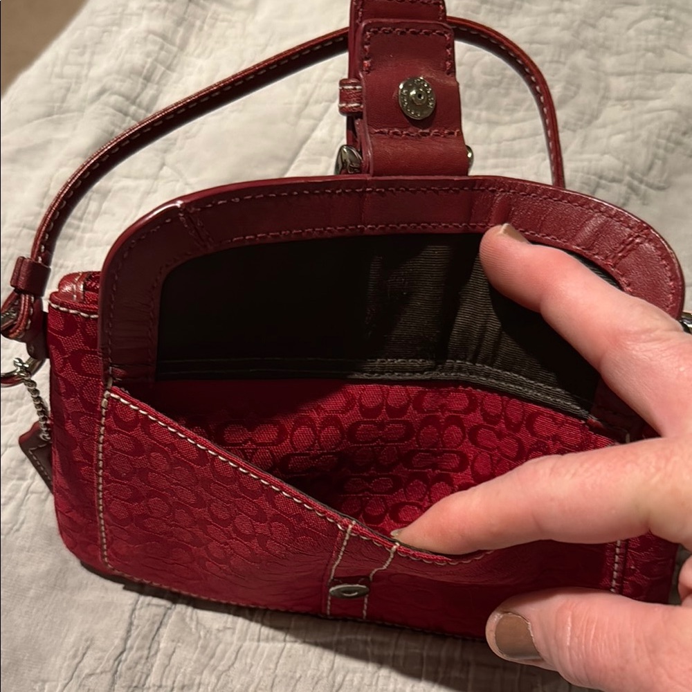 Coach SoHo Signature C wristlet-red - Picture 3 of 5